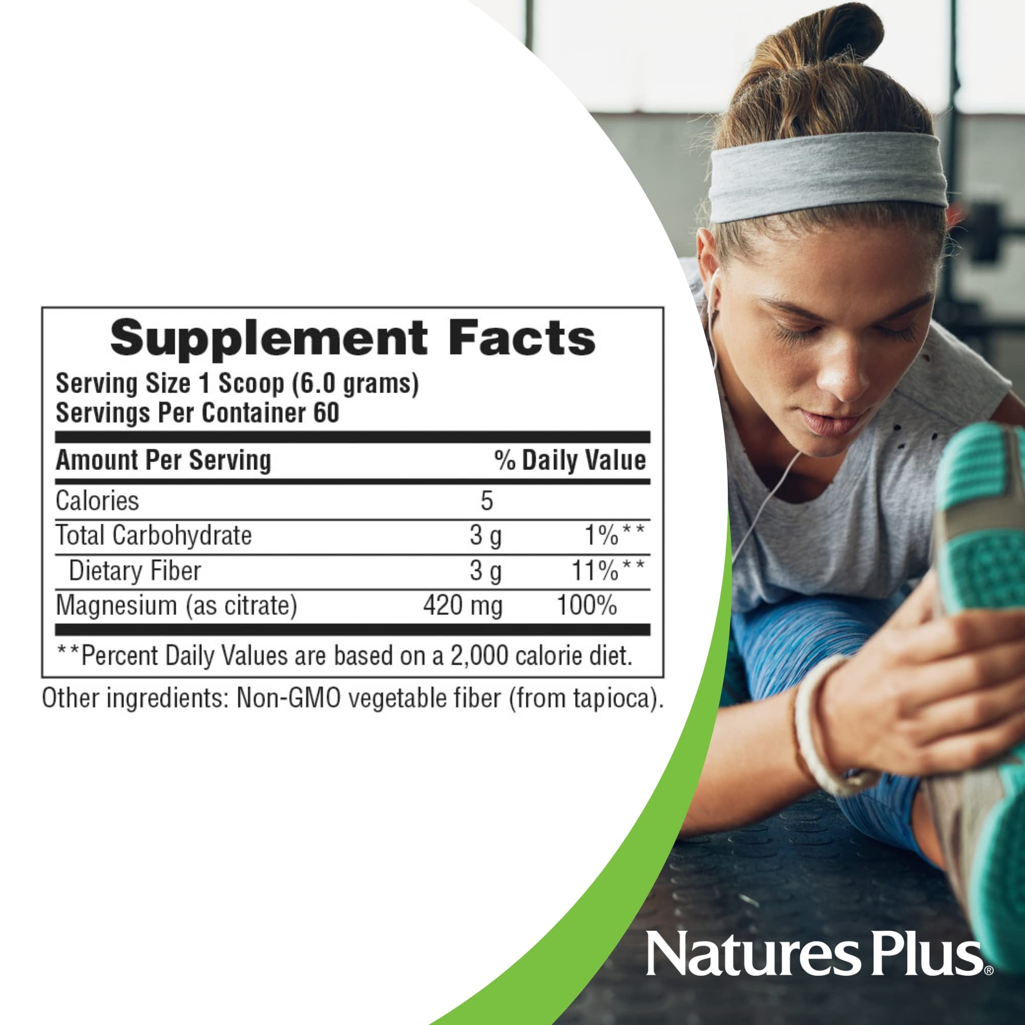 NaturesPlus comparación de tamaño del envase frente a una mano para referencia práctica