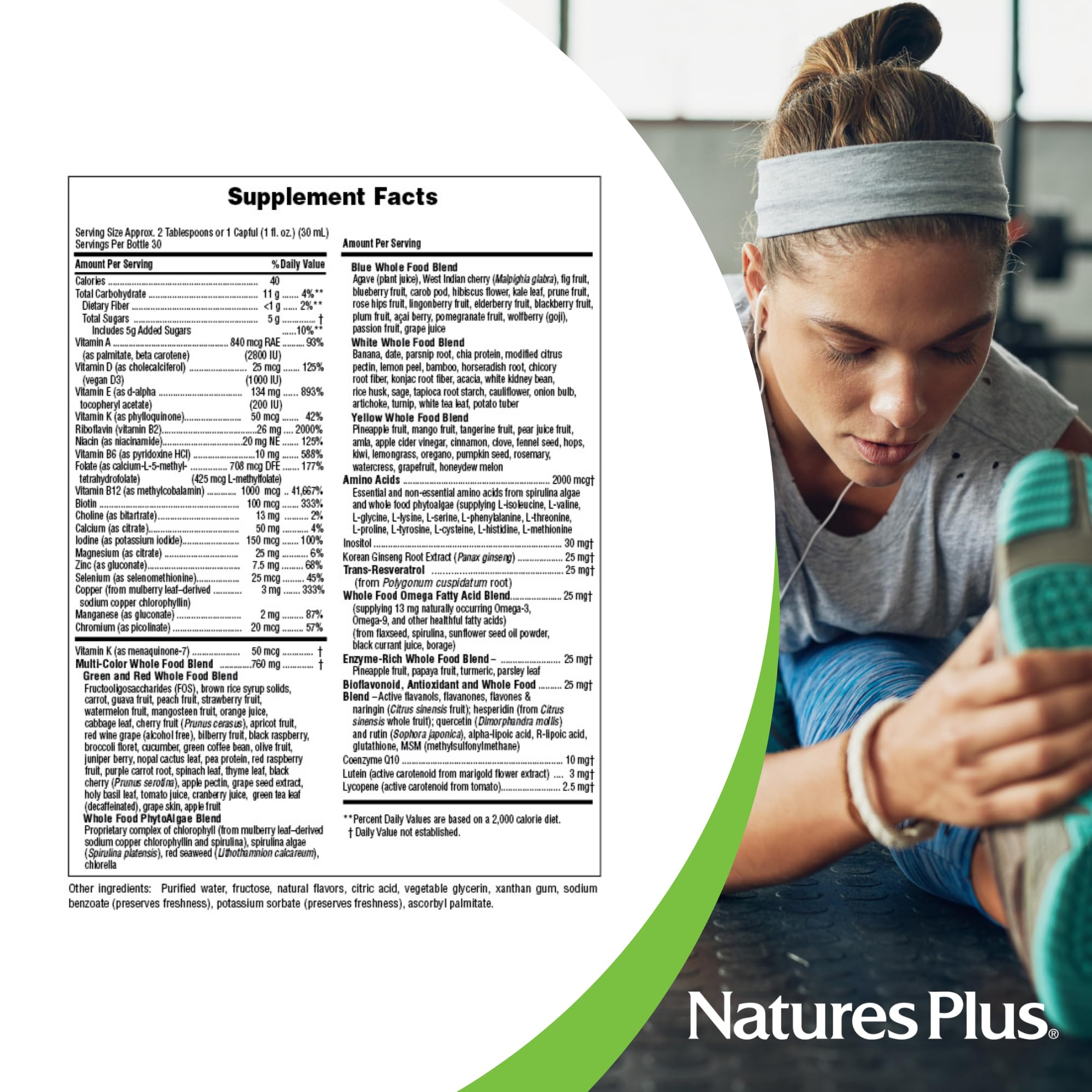 NaturesPlus botella de Source of Life GOLD junto a batido matinal, integración fácil en rutinas diarias