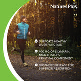 NaturesPlus tableta en uso junto a un vaso de agua para toma diaria cómoda