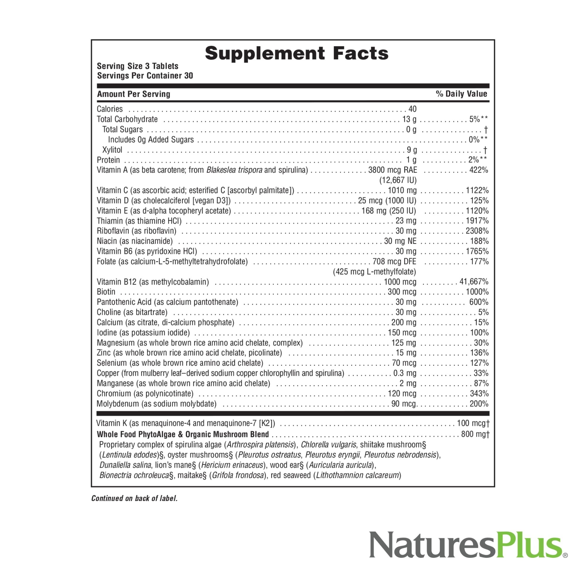 NaturesPlus tableta en mano demostrando tamaño masticable y portátil