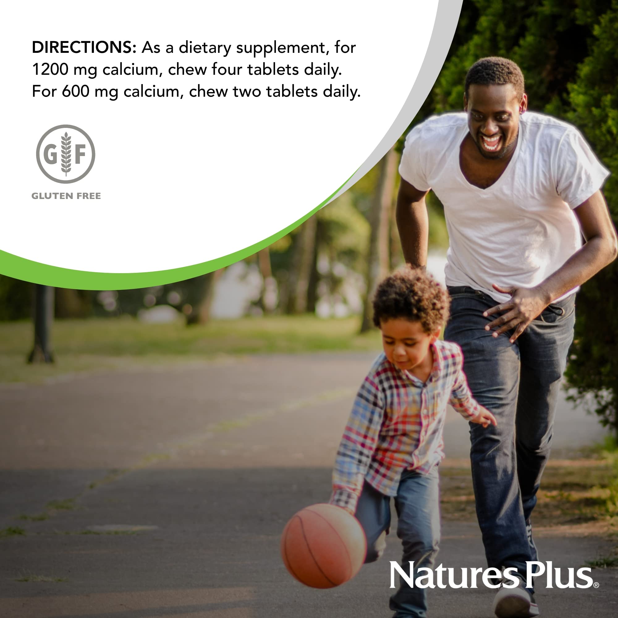 NaturesPlus comparación en mano para mostrar tamaño y facilidad de ingestión