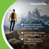 Persona tomando Nature's Plus Ultra Rx-Joint, imagen de uso que sugiere conveniencia diaria