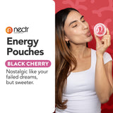 Nectr pouch en uso entre labio y encía mostrando discreción