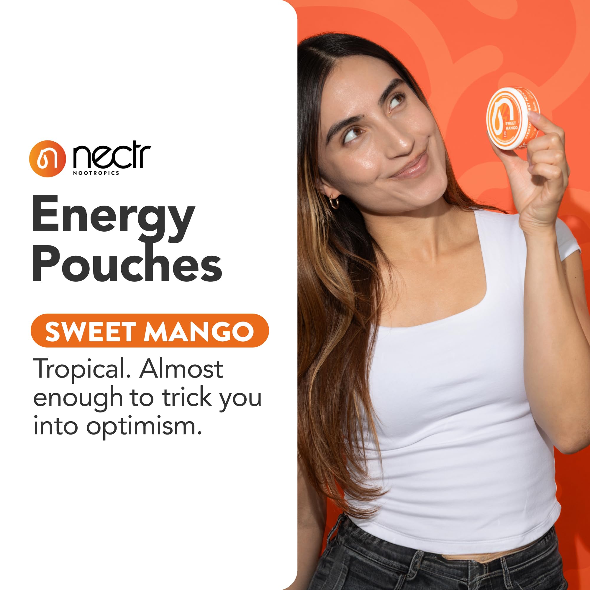 Nectr pouch en uso colocado en el labio para energía discreta