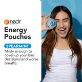 Nectr puck abierto con 20 pouches visibles para almacenamiento práctico