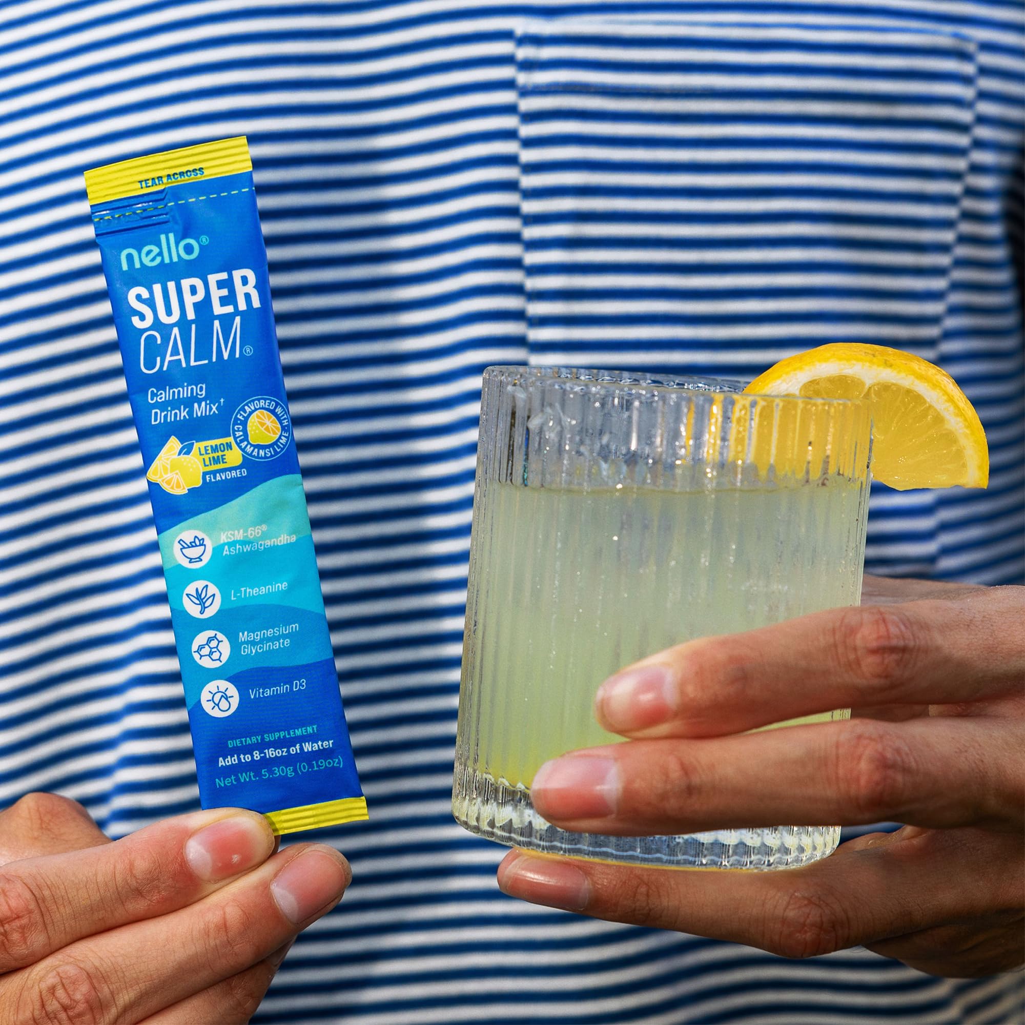Nello bebida servida en vaso mostrando sabor refrescante y fácil disolución