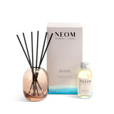 NEOM etiqueta del frasco mostrando ingredientes y uso claro y práctico