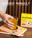 Stick Neutonic junto a un móvil para comparar tamaño y facilitar transporte