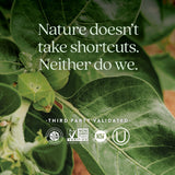 New Chapter etiqueta con certificados orgánico, vegano y sin gluten como beneficio claro