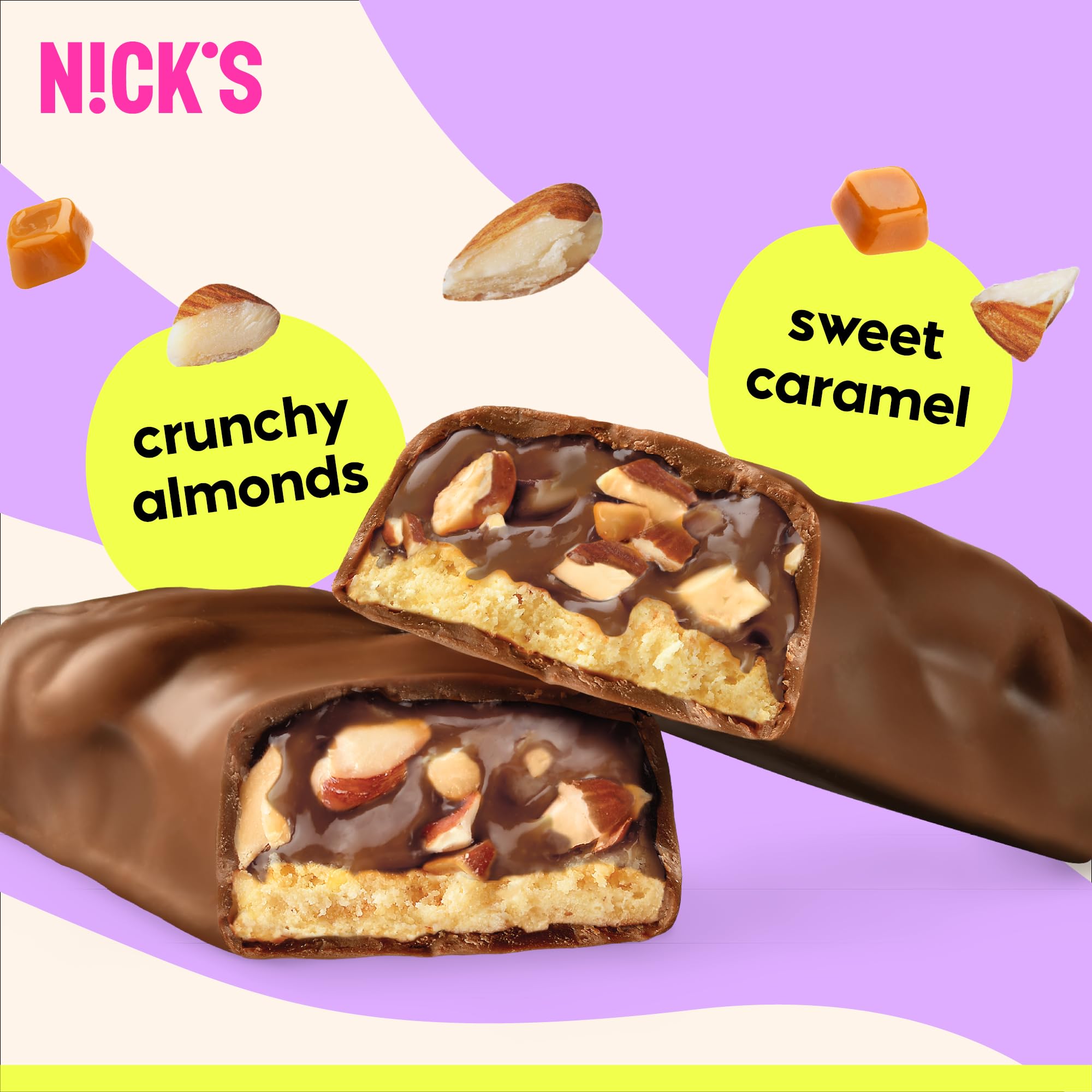 N!CK'S barrita Almond Chocolate dentro de una mochila, snack portátil y práctico
