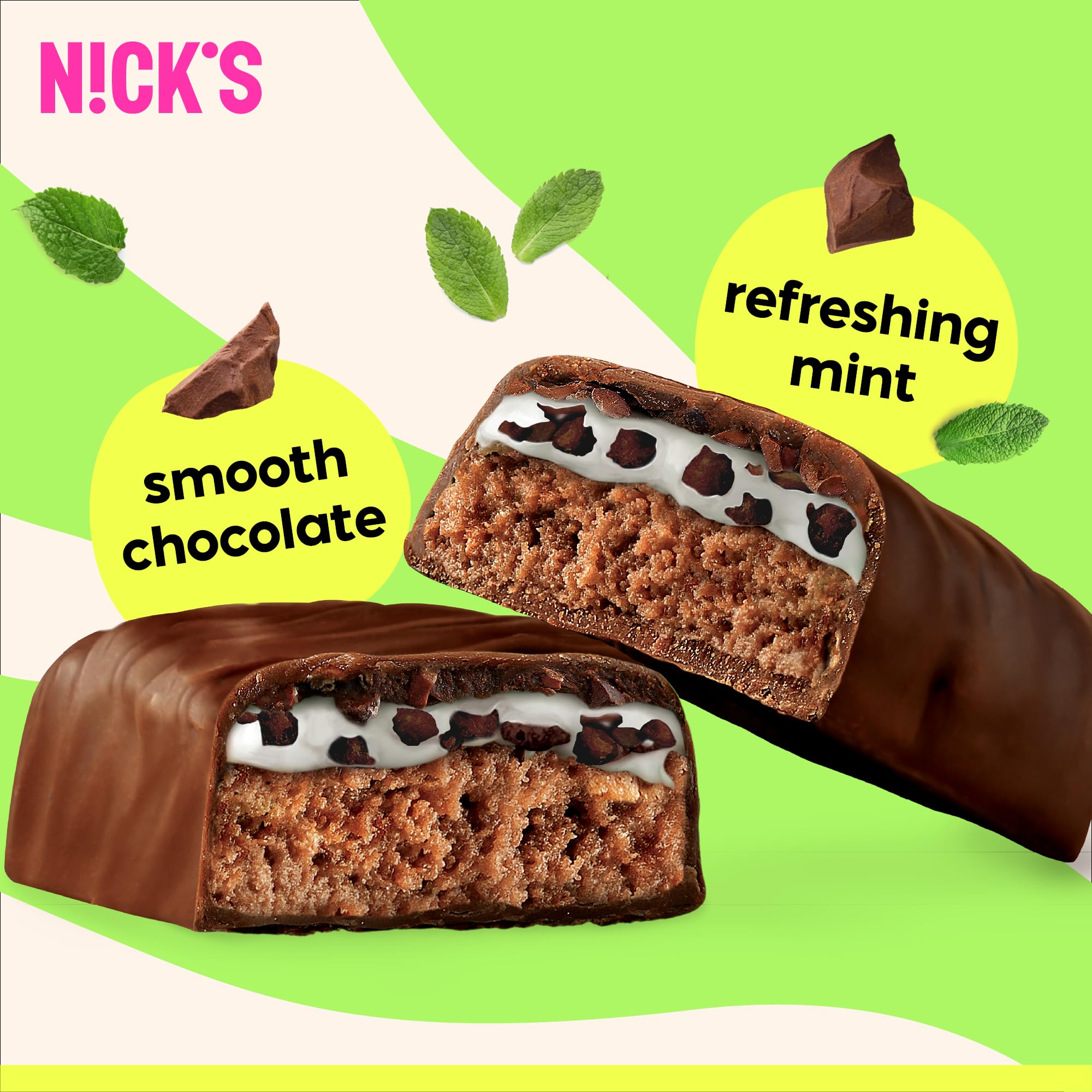 N!CK'S barra en mano junto a pesas, práctico snack proteico para entrenar