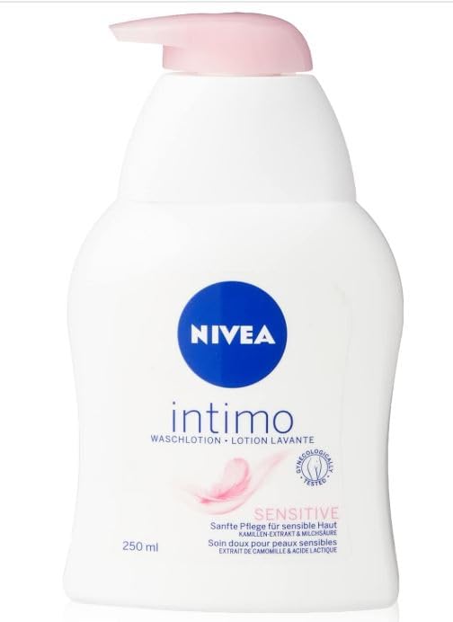 NIVEA Intimo pump en uso dispensando cantidad controlada y cómoda