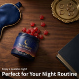 Nola sleep escena de relajación con LyraSleep Gummies junto a un libro para rutina nocturna