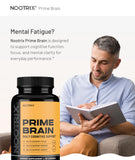 Nootrix Prime Brain cápsulas veganas en mano para fácil ingestión
