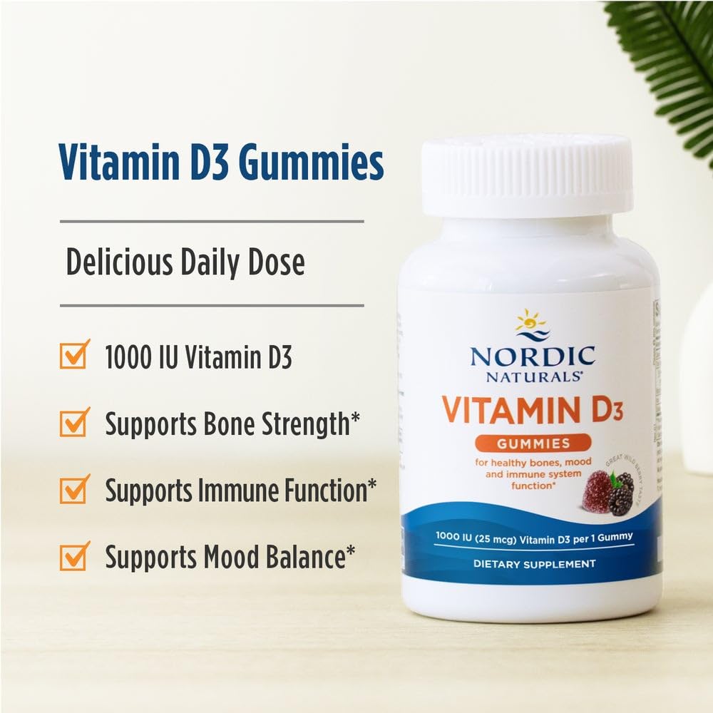 Nordic Naturals gomita en mano para comparar tamaño y consumo práctico