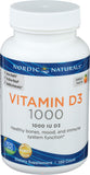 Nordic Naturals cápsula mini en mano mostrando tamaño fácil de tragar