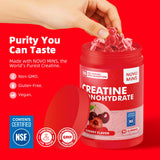 Novomins Nutrition gominola en mano mostrando tamaño práctico para llevar