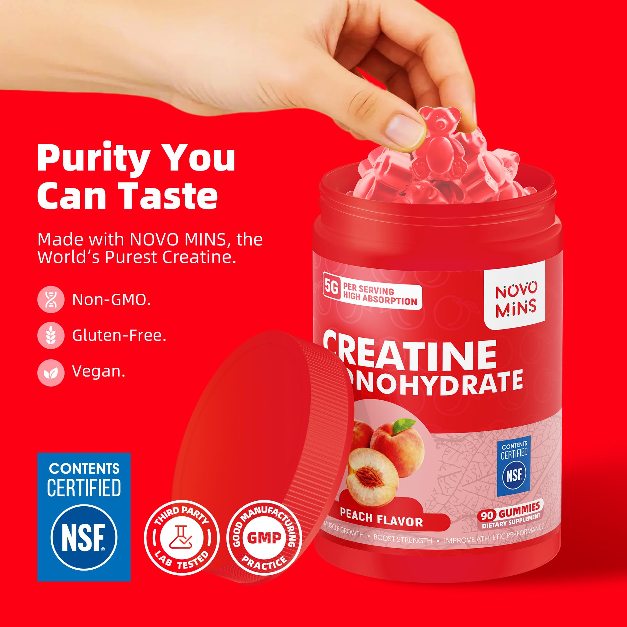 Novomins Nutrition gominolas en mano para comparar tamaño y dosis