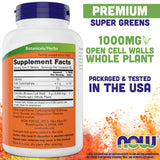 NOW Foods primer plano de una tableta de chlorella, destacando su tamaño