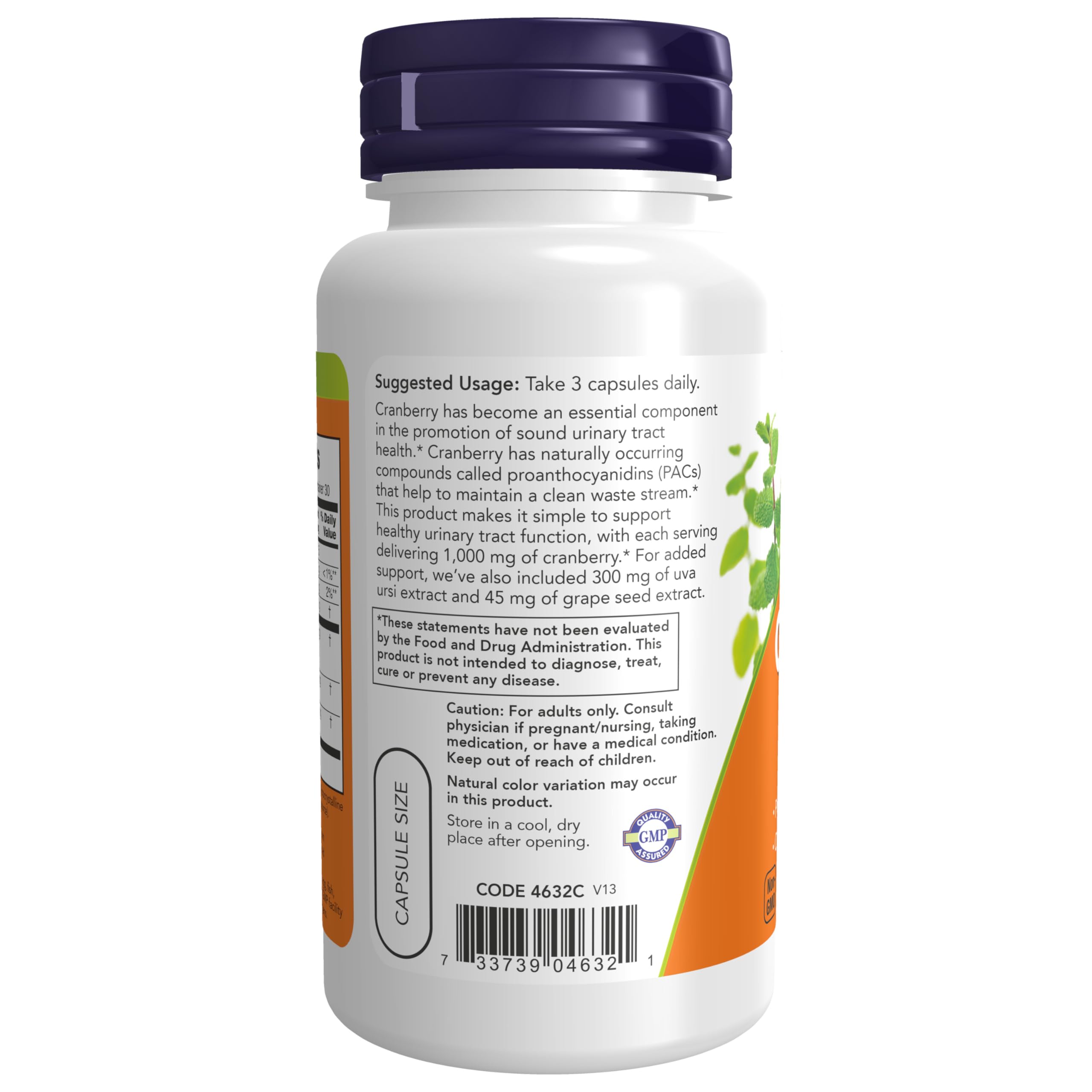 NOW Foods cápsulas en mano para mostrar tamaño y facilidad