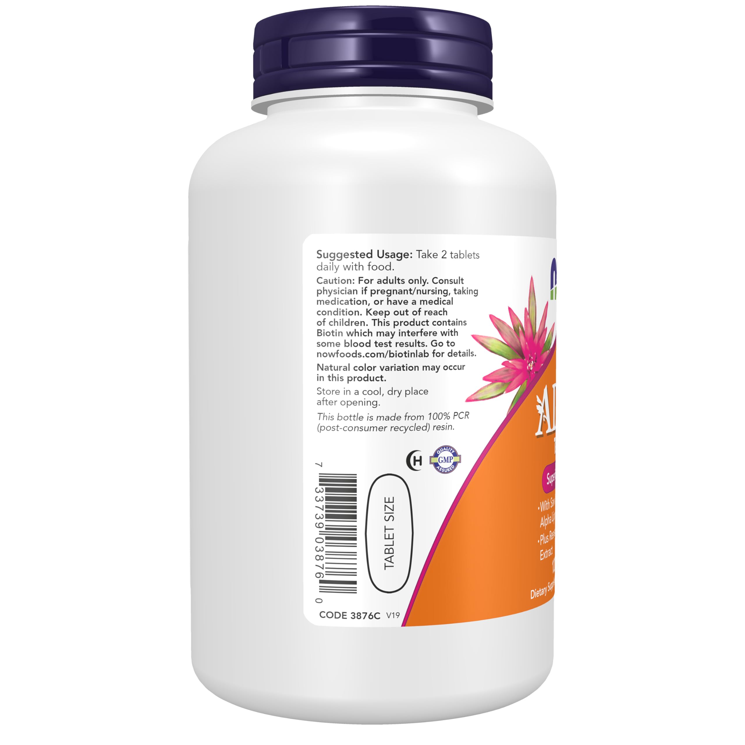 NOW Foods ADAM tableta en mano para comparar tamaño y dosis diaria