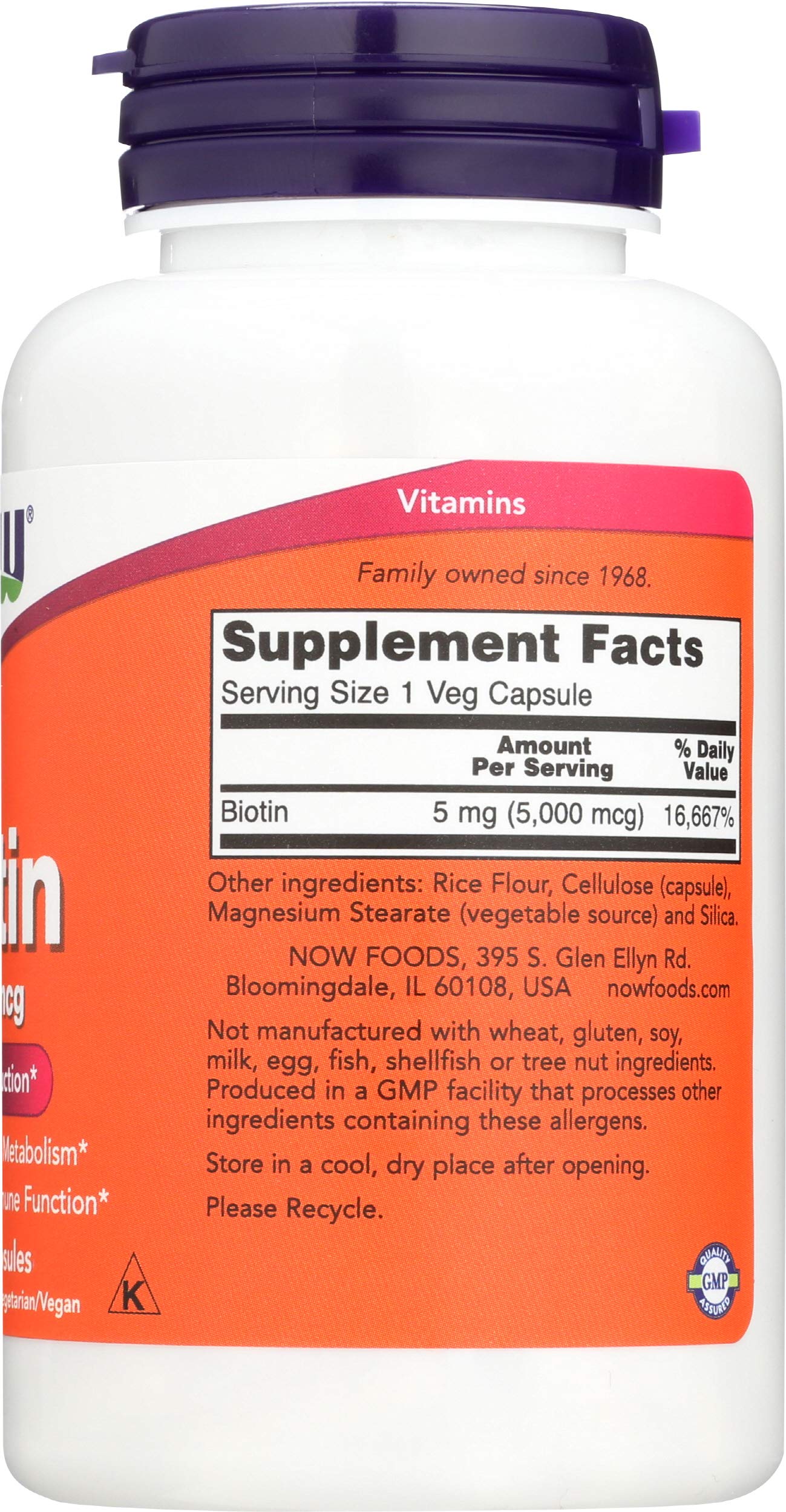 NOW Foods comparación de tamaño de cápsula junto a una moneda para escala