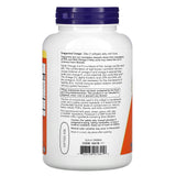 NOW Foods cápsulas en mano para comparar tamaño y dosis, útil para dosificación práctica