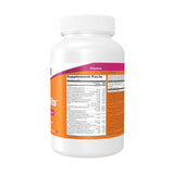 NOW Foods primer plano de tabletas Daily Vits, textura visible y fácil ingestión