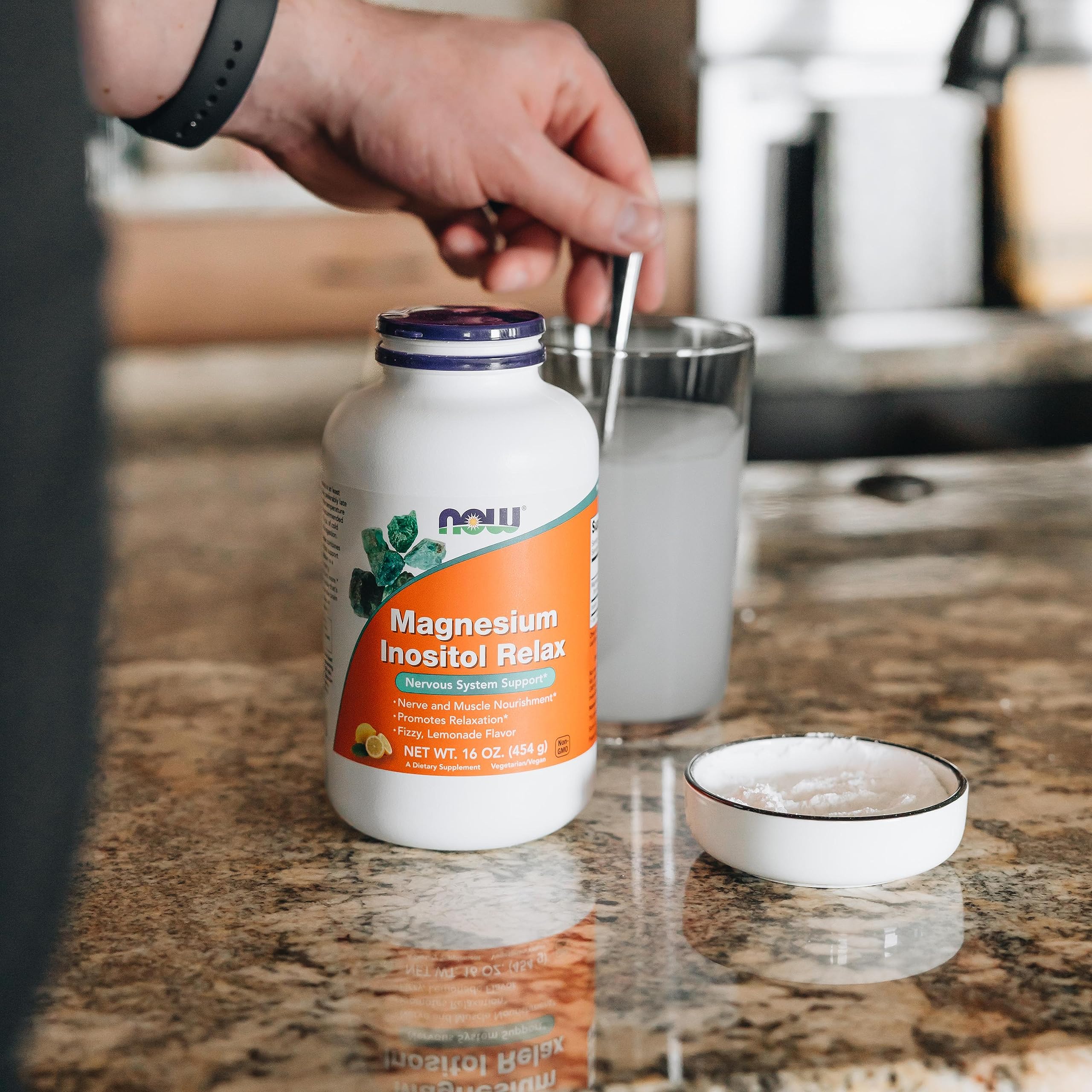 NOW Foods etiqueta nutricional en primer plano, transparencia y control de calidad