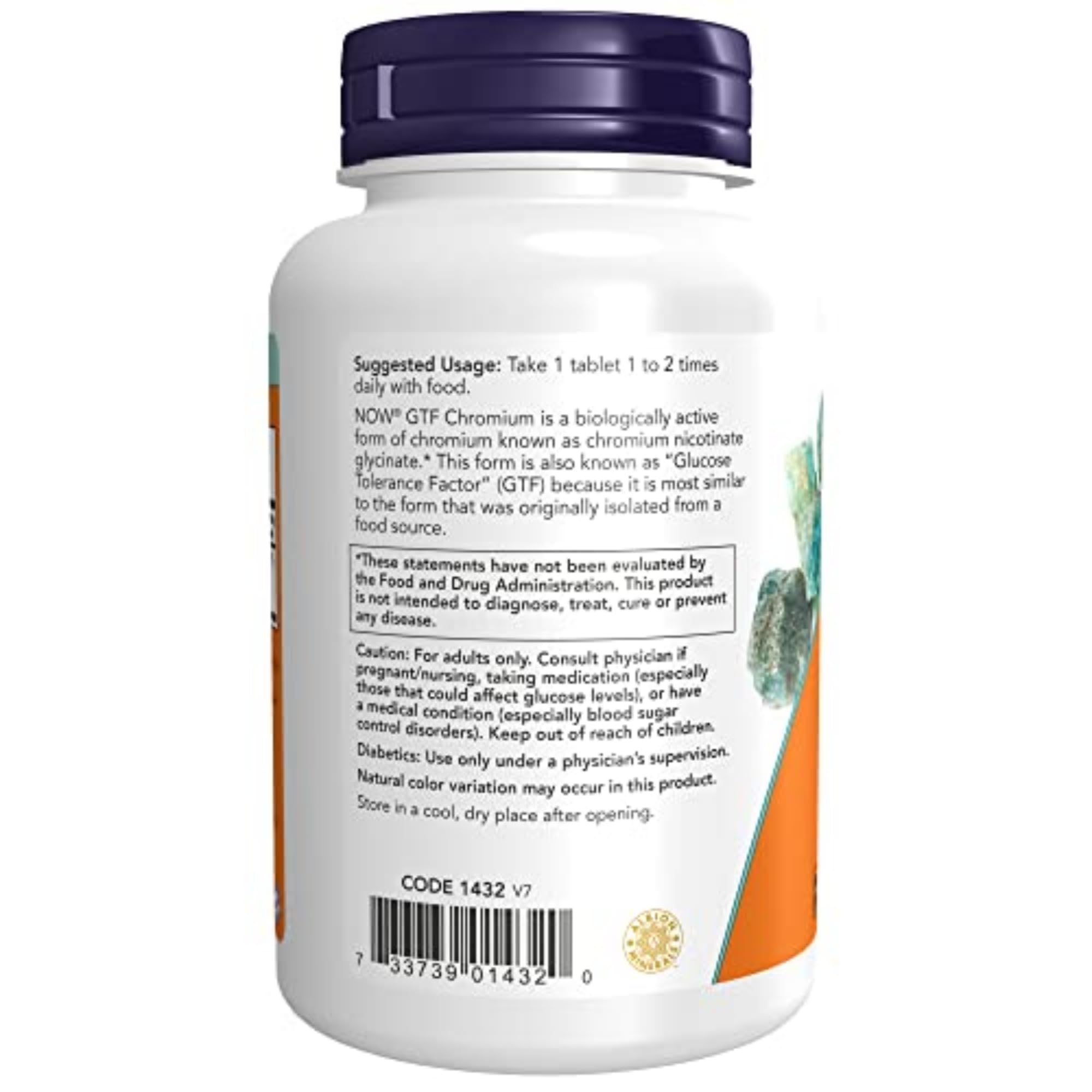 Tableta NOW Foods GTF Chromium en mano para comparar escala y dosificación práctica