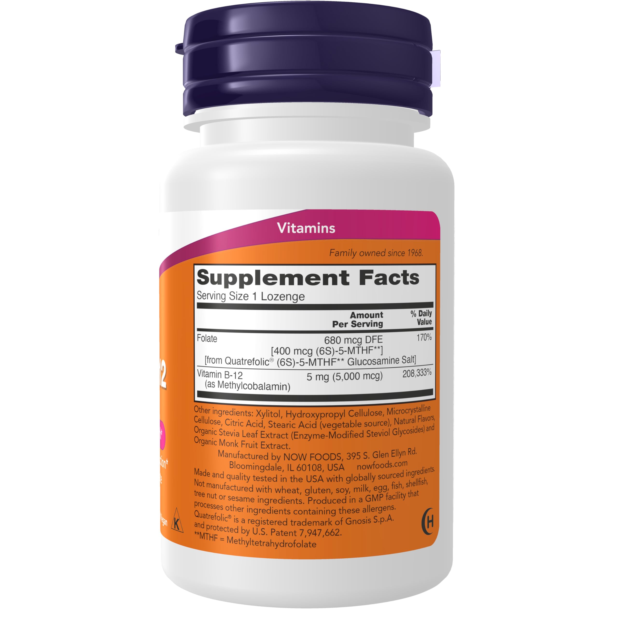 NOW Foods pastilla masticable de Methyl B‑12 en mano para fácil administración