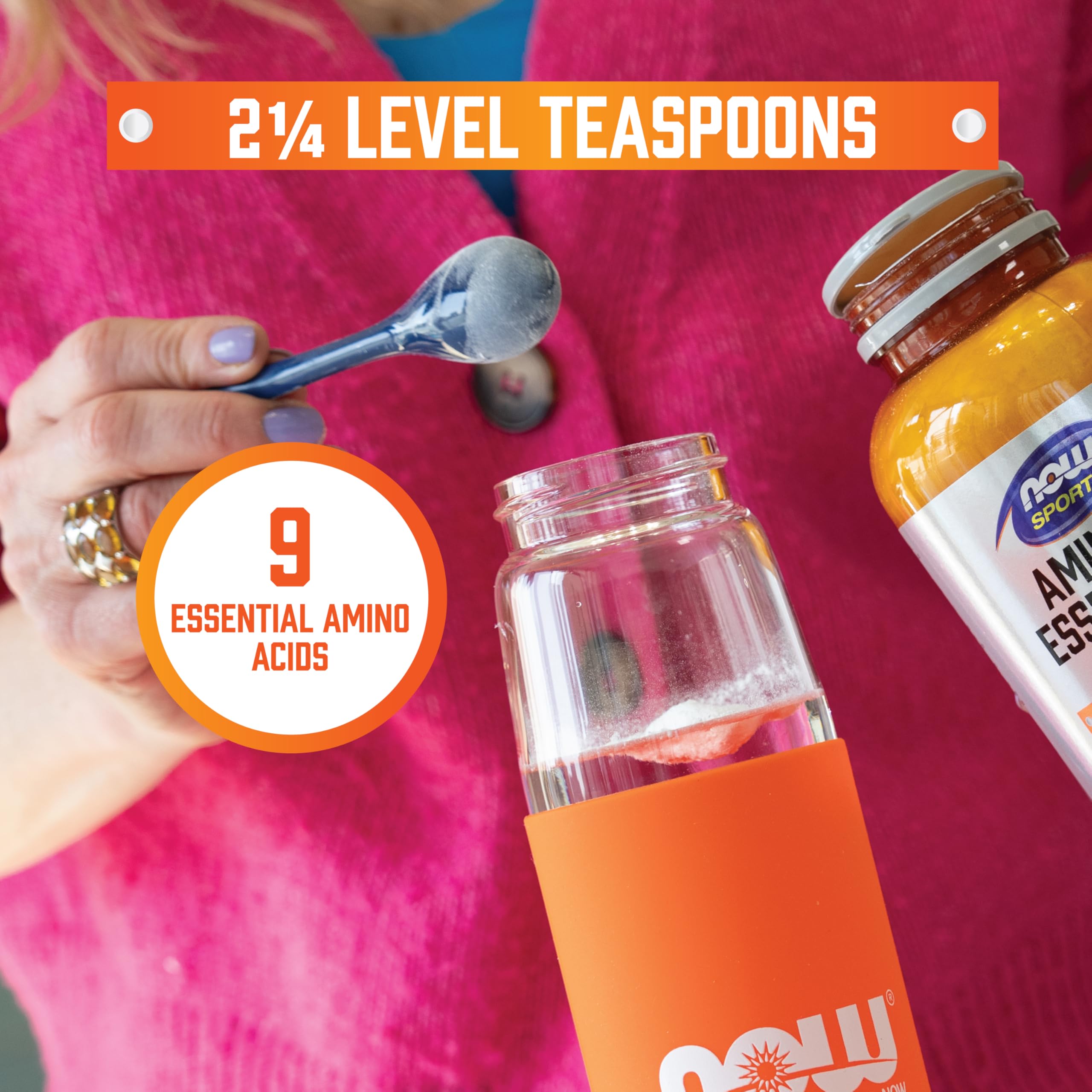 NOW Foods vaso mezclado demostrando disolución rápida y consumo práctico