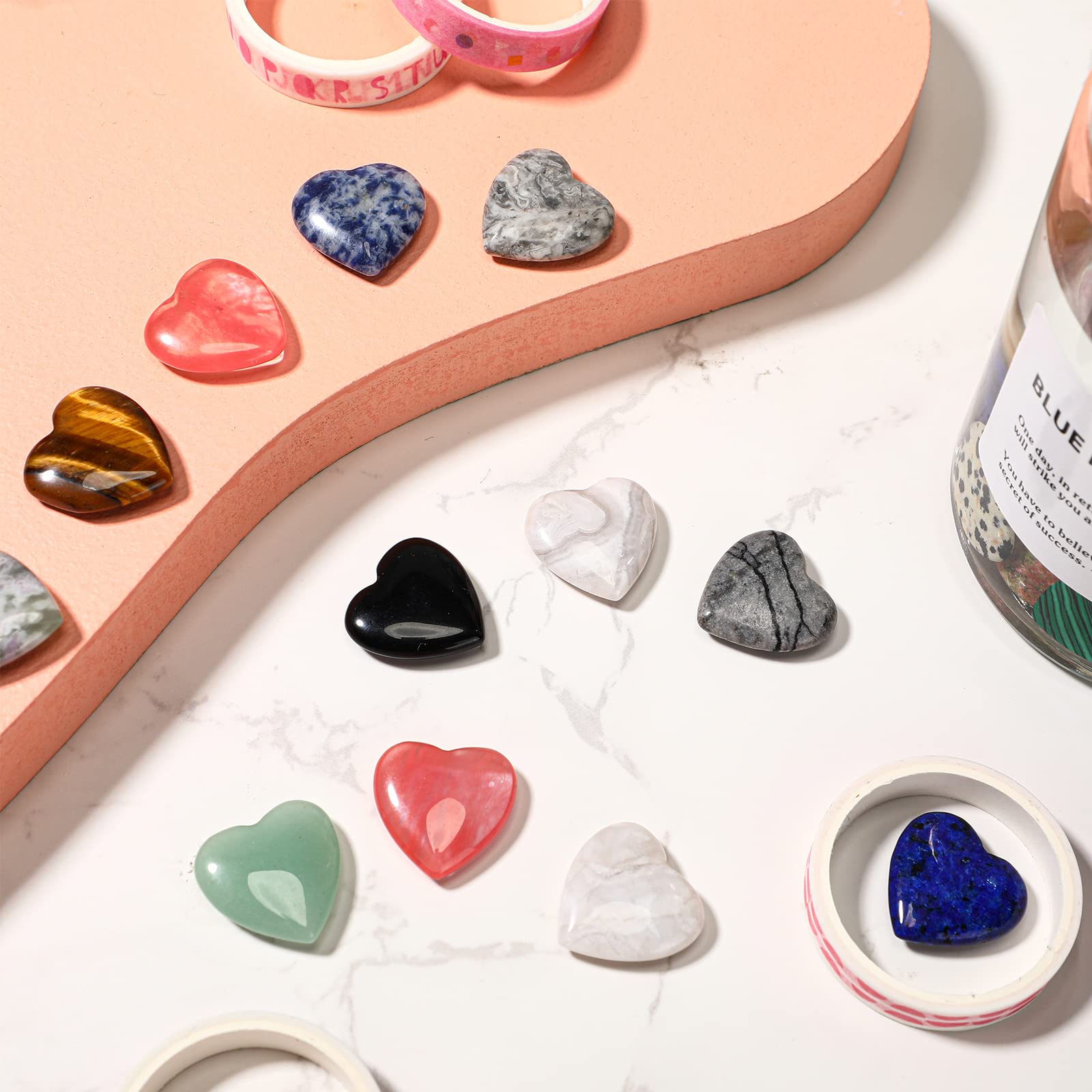 Nuenen piezas sobre materiales de manualidades listas para proyectos DIY creativos