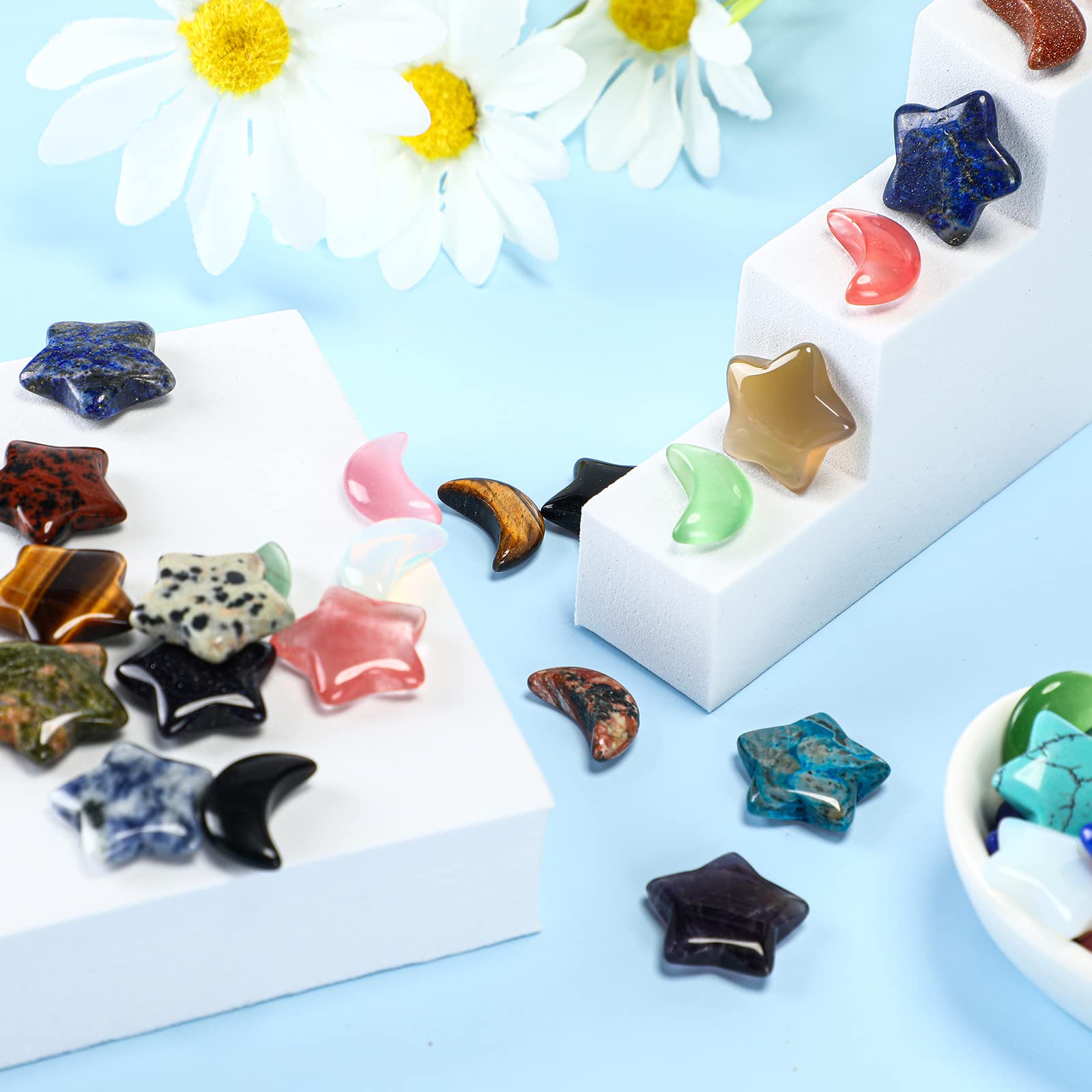 Nuenen piezas junto a herramientas de bisutería listos para personalizar joyas