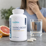 NuEthix cápsula en manos para ilustrar la toma segura con alimentos