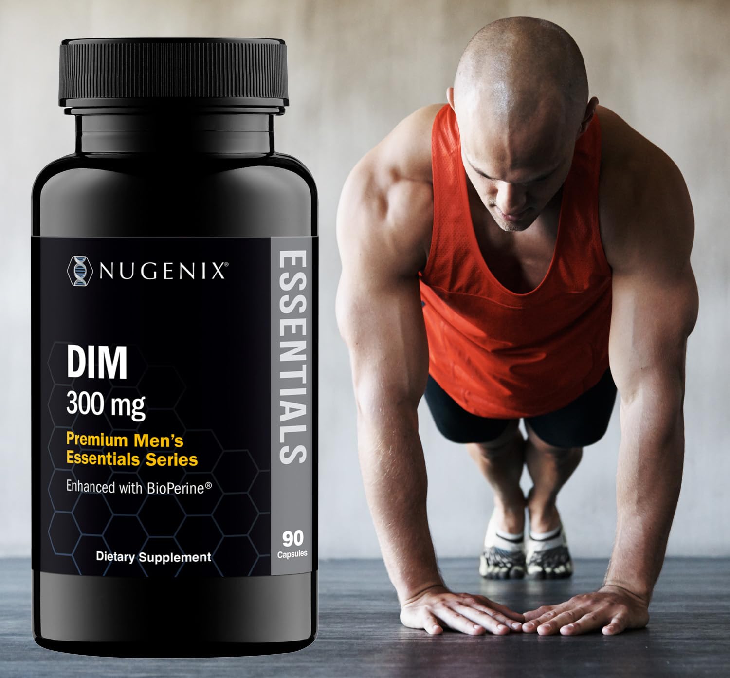 Nugenix cápsula en mano para comparar tamaño y dosificación conveniente