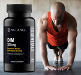 Nugenix cápsula en mano para comparar tamaño y dosificación conveniente