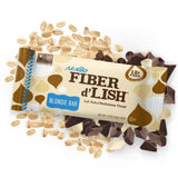NuGo Blondie ambientada con bolso ideal para snack saciante fuera de casa