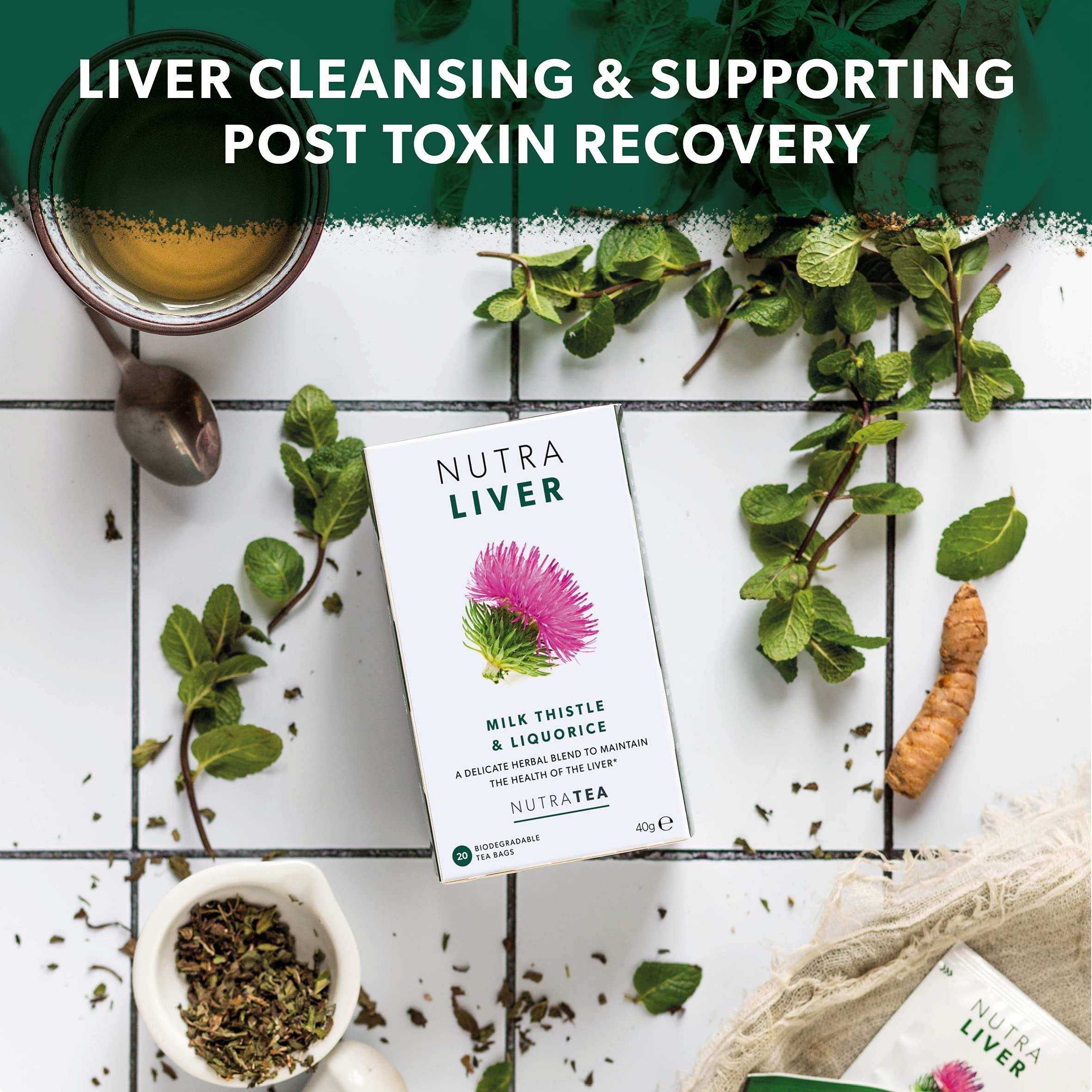 Nutra Tea taza con infusión NUTRALIVER en uso para alivio y disfrute