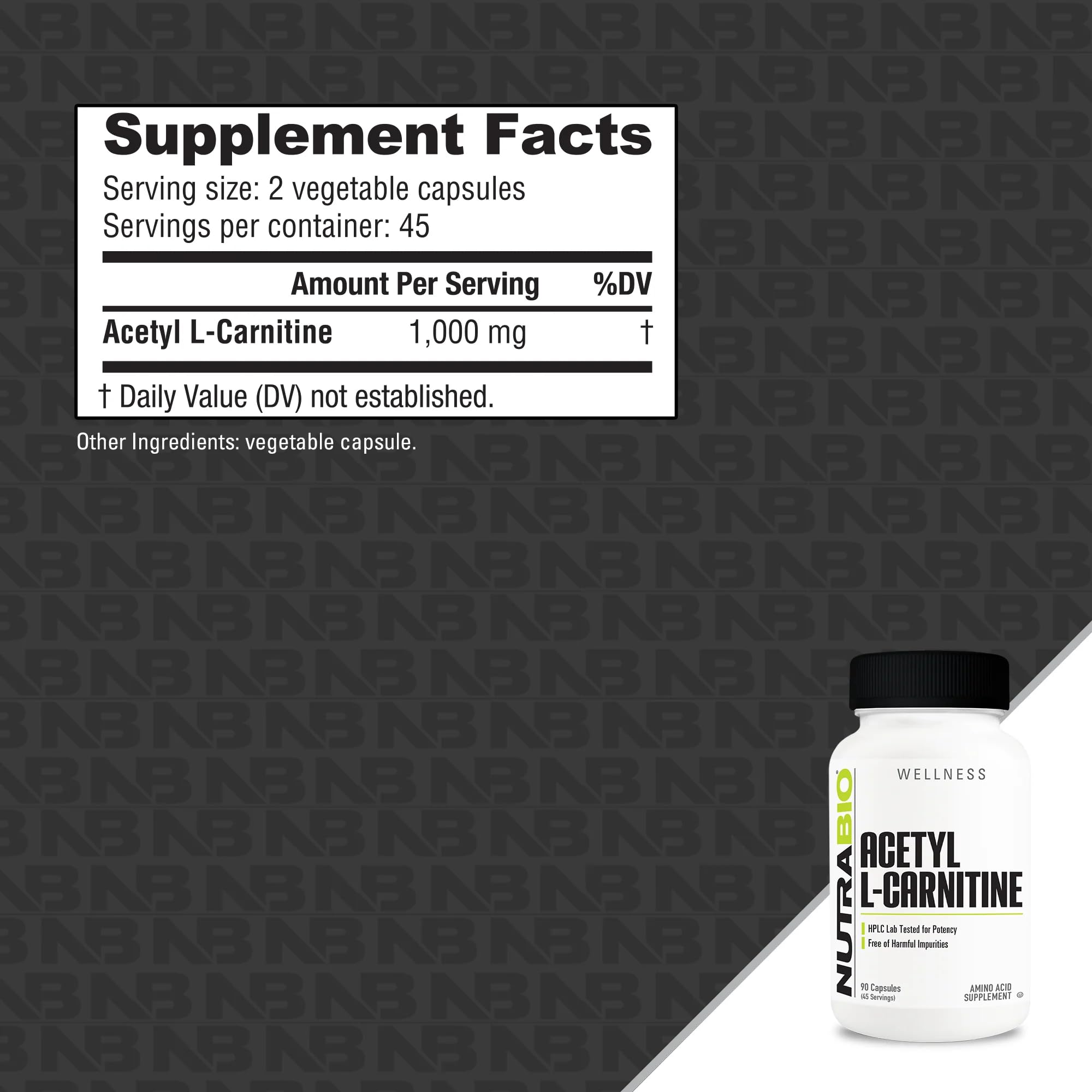 NutraBio ALCAR cápsulas en mano mostrando textura y fácil digestión