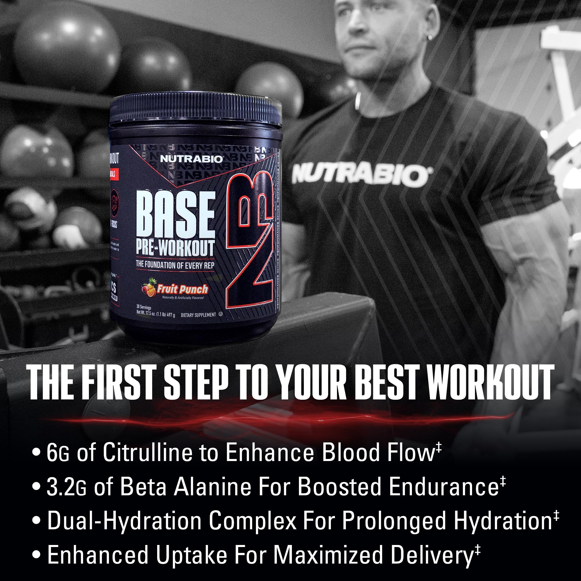 NutraBio Base envase junto a pesas sugiriendo uso para fuerza y rendimiento