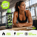 NutraBio botella abierta vertiendo shot para consumo fácil
