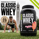 Batido en licuadora con NutraBio Classic Whey integrándose en recetas y sabores versátiles