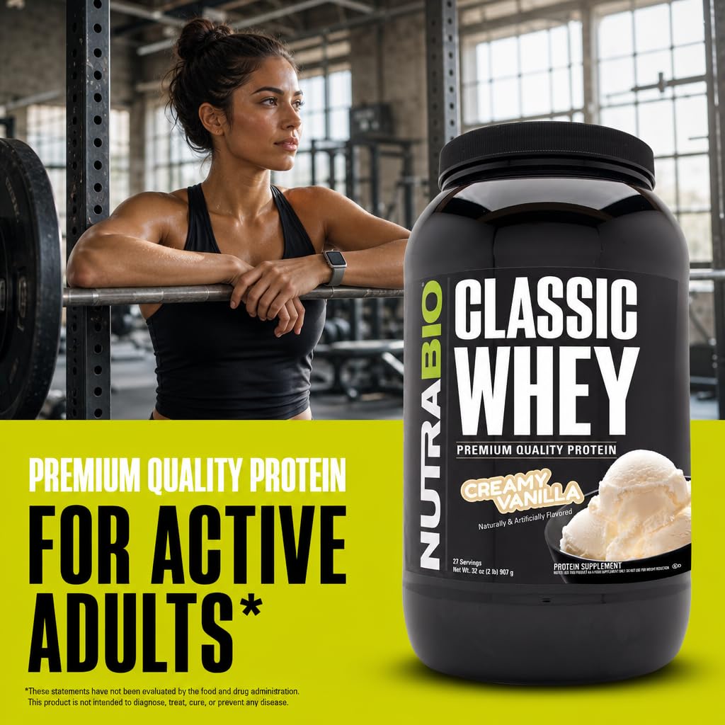 Atleta tomando NutraBio Classic Whey después del entrenamiento, recuperación conveniente