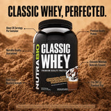 NutraBio Classic Whey persona consumiendo después de ejercicio para recuperación