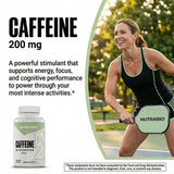 NutraBio persona tomando cápsula antes de entrenar para energía rápida
