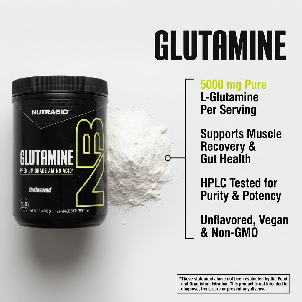 NutraBio cucharilla con porción de glutamina mostrando control de dosis