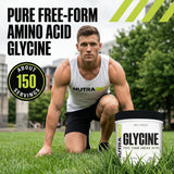 Comparación de tamaño del envase NutraBio Glycine junto a una mano para escala
