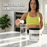 NutraBio cucharilla midiendo L-Citrulline para dosificación precisa