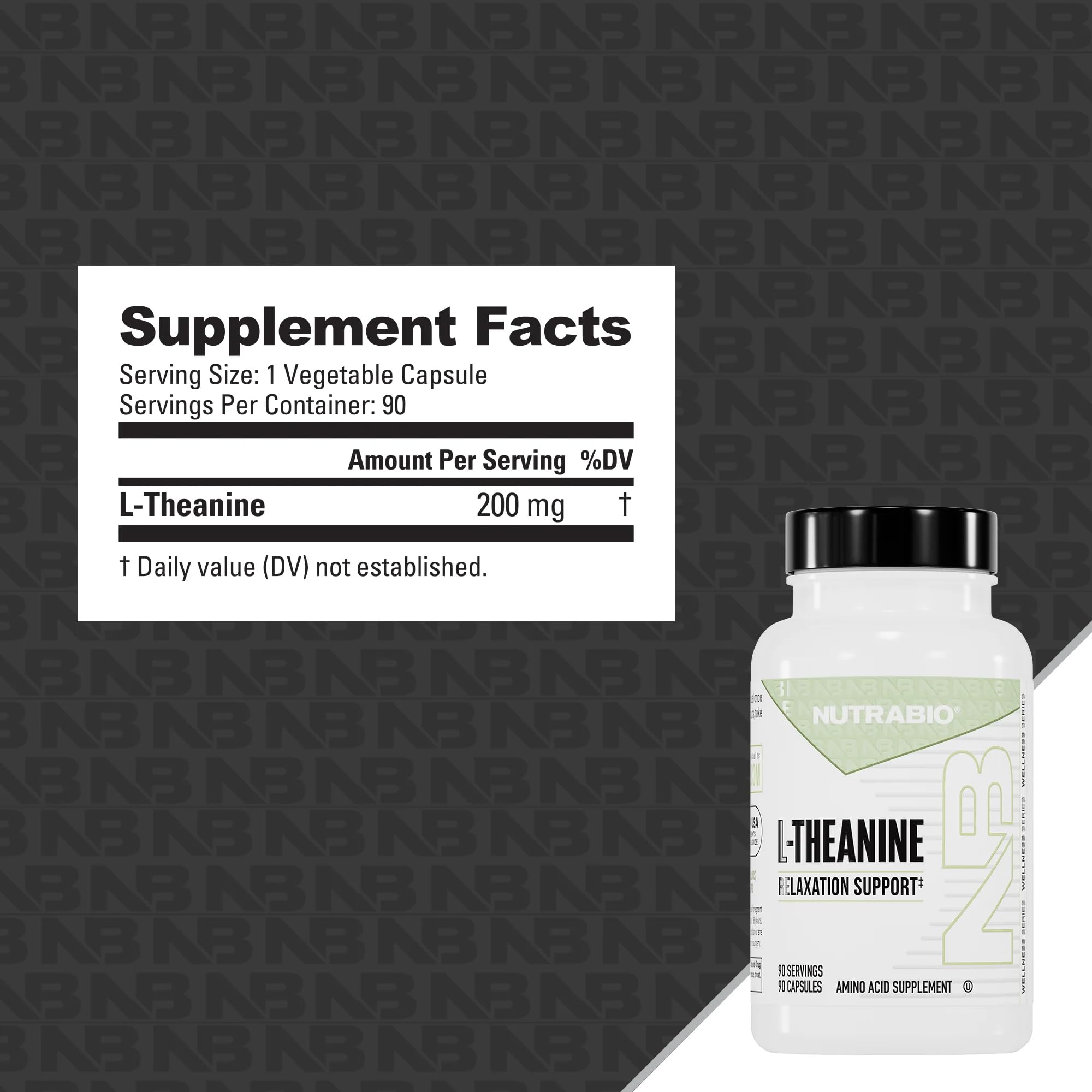 NutraBio cápsula en mano para mostrar tamaño y fácil dosificación